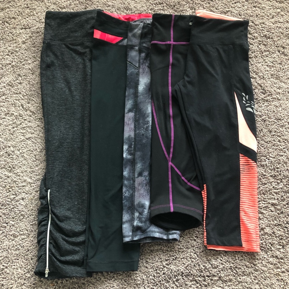Five Pairs of Legging Capris Gray and Black